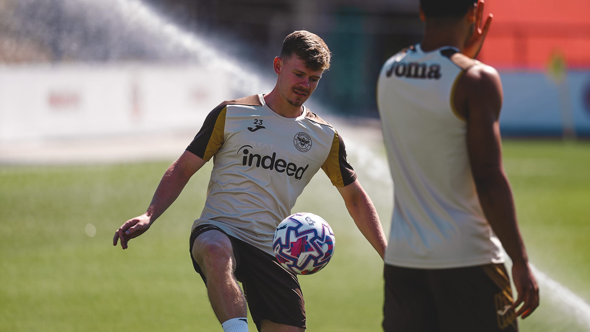 Keane Lewis-Potter training in Portugal