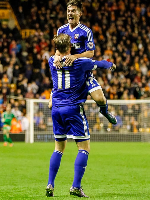 https://www.brentfordfc.com/siteassets/images/football/2019-20/collections/sergi-canos-new-contract/20151021-213012-0093.jpg