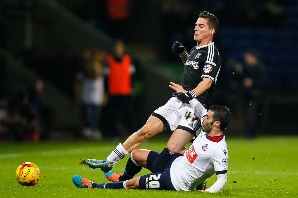 https://www.brentfordfc.com/siteassets/images/football/2019-20/collections/sergi-canos-new-contract/20151130-212906-0090.jpg