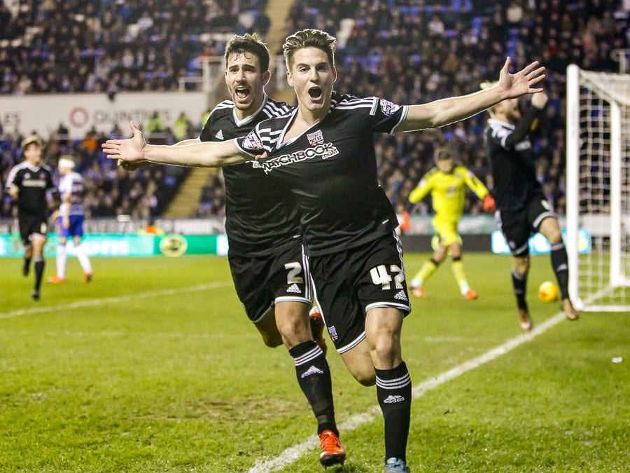 https://www.brentfordfc.com/siteassets/images/football/2019-20/collections/sergi-canos-new-contract/20151228-163224-0070.jpg