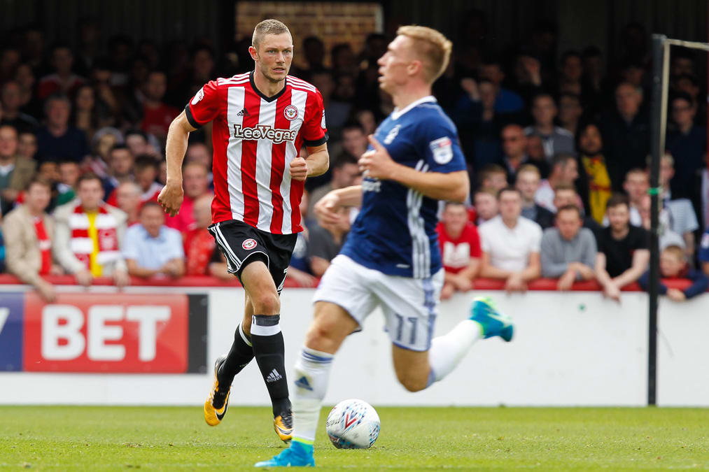 https://www.brentfordfc.com/siteassets/images/football/2019-20/collections/henrik-dalsgaard-signs/20170812-160955-0055.jpg