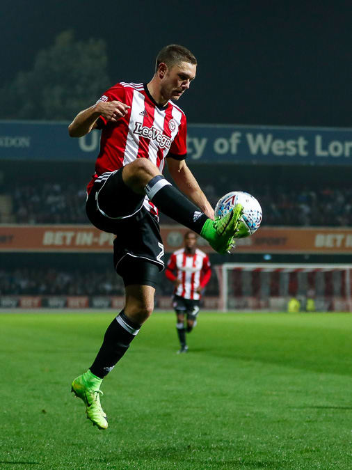 https://www.brentfordfc.com/siteassets/images/football/2019-20/collections/henrik-dalsgaard-signs/20170926-210606-0077.jpg
