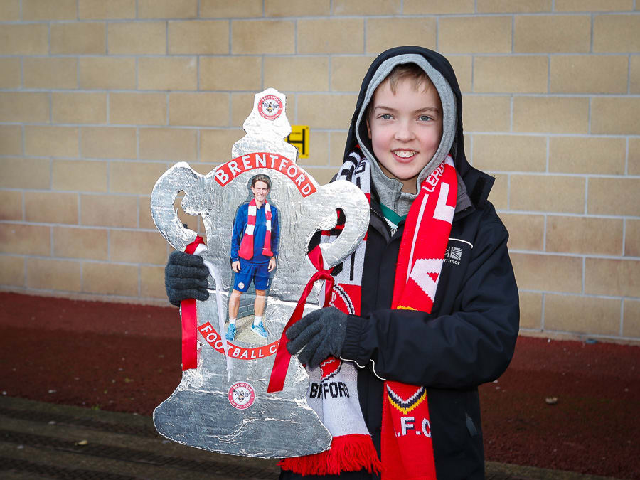 https://www.brentfordfc.com/siteassets/images/events/2018-19/20190217---swansea-fans/20190217-141905-0008.jpg