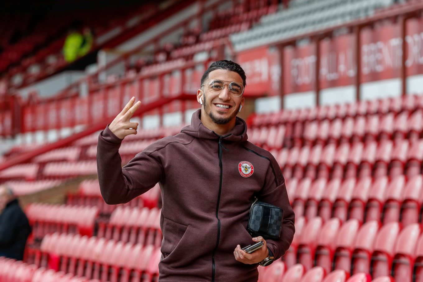 https://www.brentfordfc.com/siteassets/images/events/2018-19/20190406---derby-non-match/20190406-133020-1042.jpg