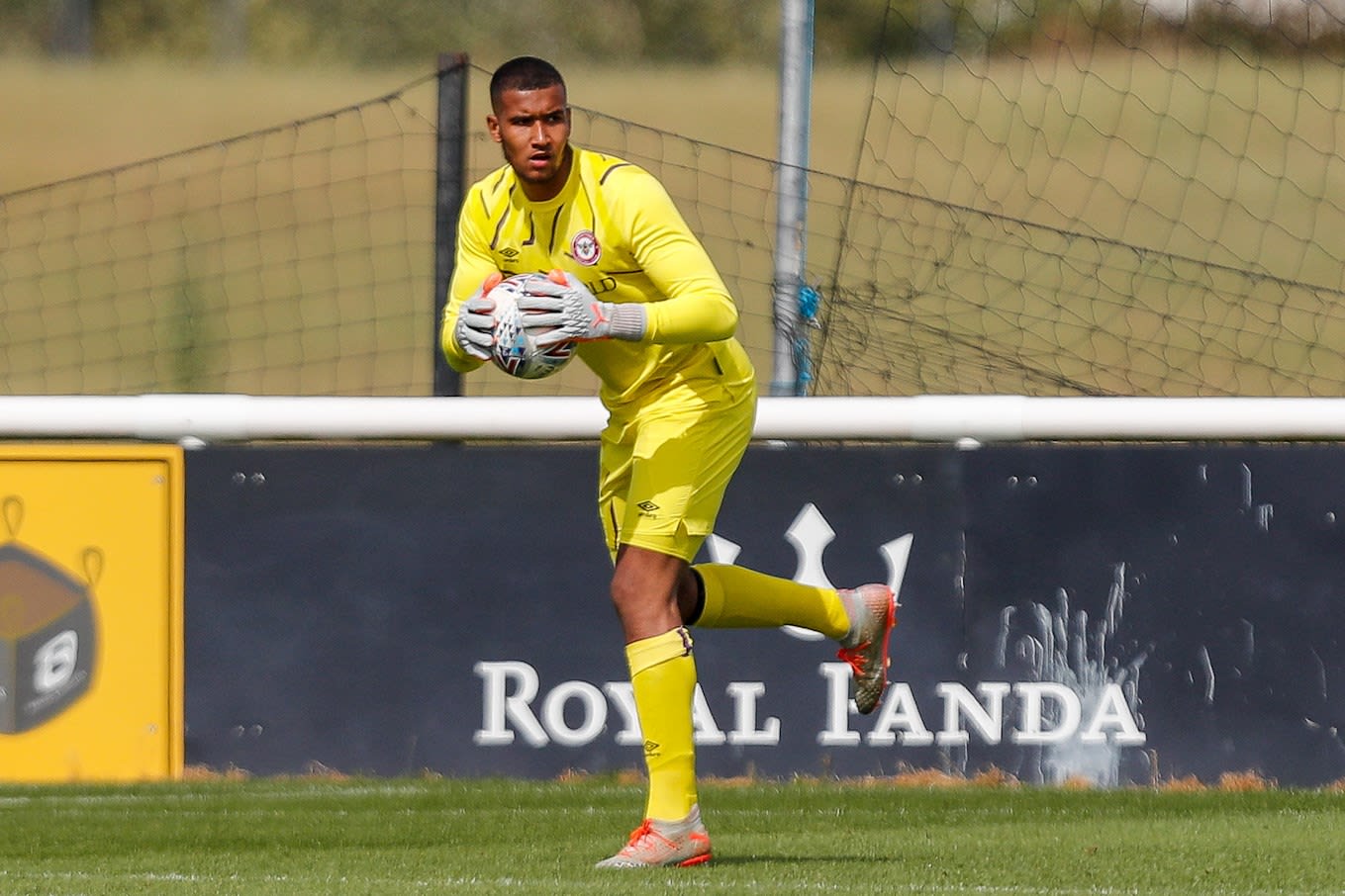 https://www.brentfordfc.com/siteassets/images/football/2019-20/b-team-games/20190830---qpr/20190830-133035-0023-1.jpg