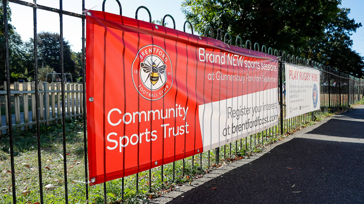 https://www.brentfordfc.com/siteassets/images/events/2019-20/20190921---cst-gunnersbury-sports-hub/20190921-111312-2001.jpg
