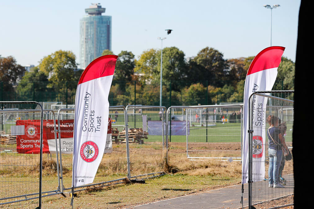 https://www.brentfordfc.com/siteassets/images/events/2019-20/20190921---cst-gunnersbury-sports-hub/20190921-111401-2002.jpg