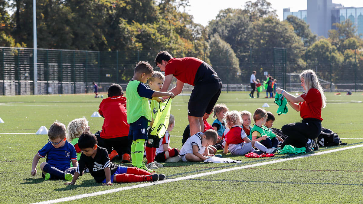 https://www.brentfordfc.com/siteassets/images/events/2019-20/20190921---cst-gunnersbury-sports-hub/20190921-111635-2006.jpg