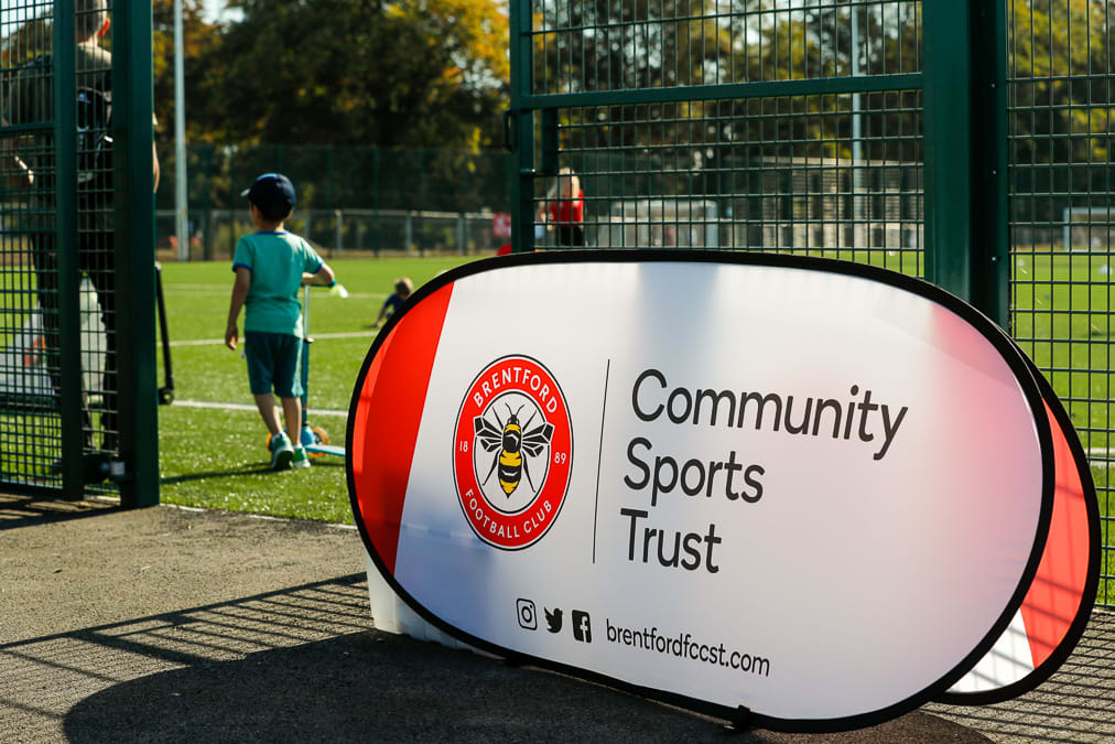 https://www.brentfordfc.com/siteassets/images/events/2019-20/20190921---cst-gunnersbury-sports-hub/20190921-111708-2007.jpg