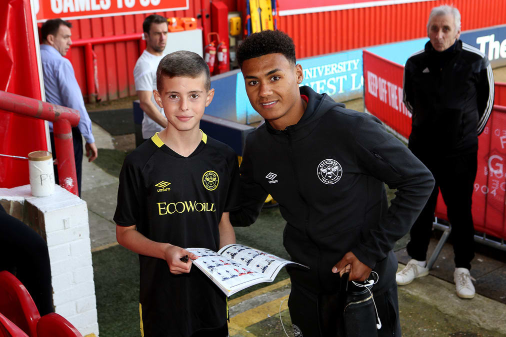 https://www.brentfordfc.com/siteassets/images/events/2019-20/20191019---millwall-non-match/20191019-132554-1004.jpg