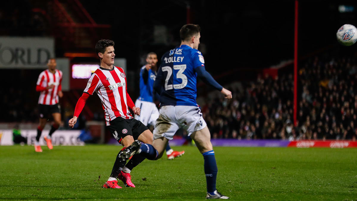 https://www.brentfordfc.com/siteassets/images/football/2020-21/collections/christian-norgaard-50-games/20200128-202420-0054.jpg