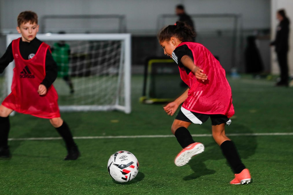 https://www.brentfordfc.com/siteassets/images/events/2019-20/20200218---meet-the-players/20200218-161249-0004.jpg