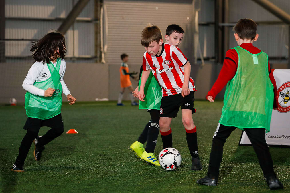 https://www.brentfordfc.com/siteassets/images/events/2019-20/20200218---meet-the-players/20200218-161625-0010.jpg