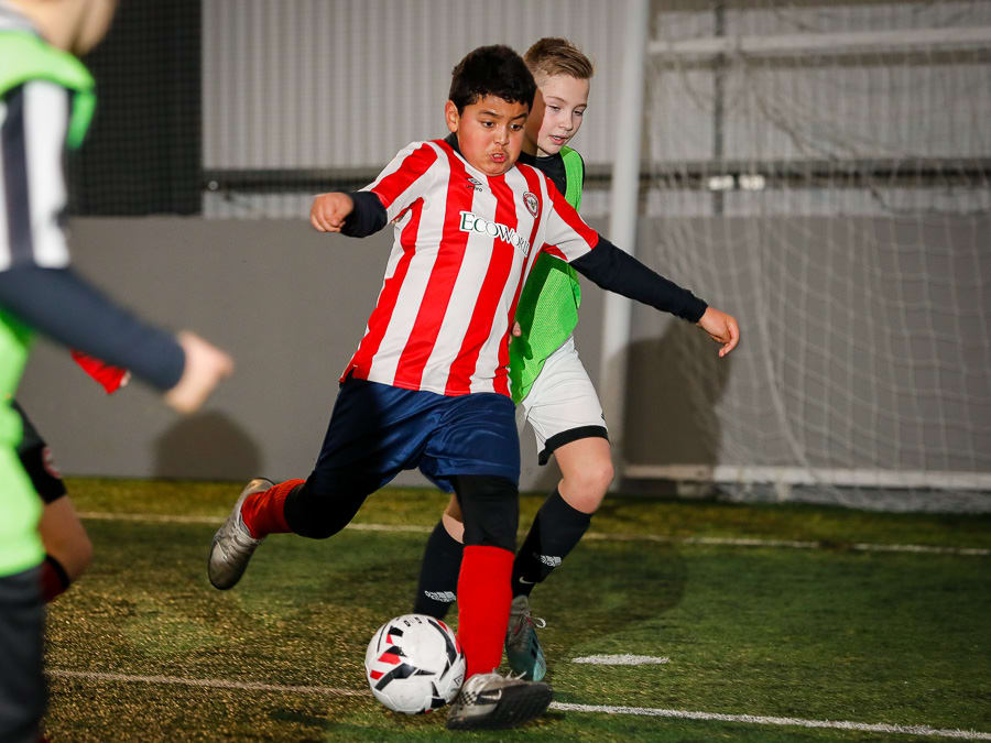 https://www.brentfordfc.com/siteassets/images/events/2019-20/20200218---meet-the-players/20200218-162956-0025.jpg