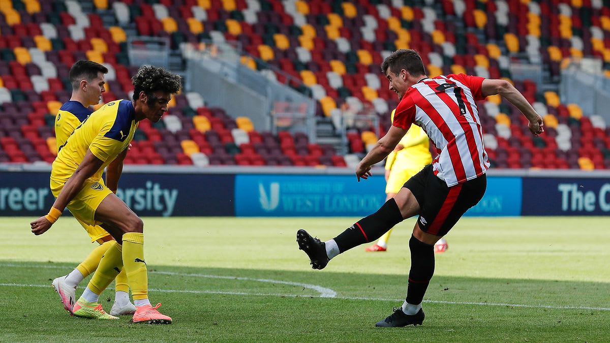 https://www.brentfordfc.com/siteassets/images/football/2020-21/first-team-games/20200901---oxford/20200901-162949-17-0100.jpg