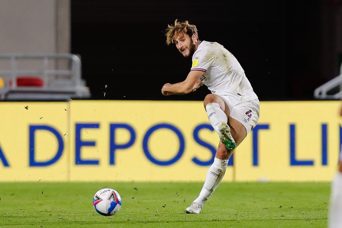 https://www.brentfordfc.com/siteassets/images/football/2020-21/first-team-games/20201103---swansea/20201103-193617-35.jpg