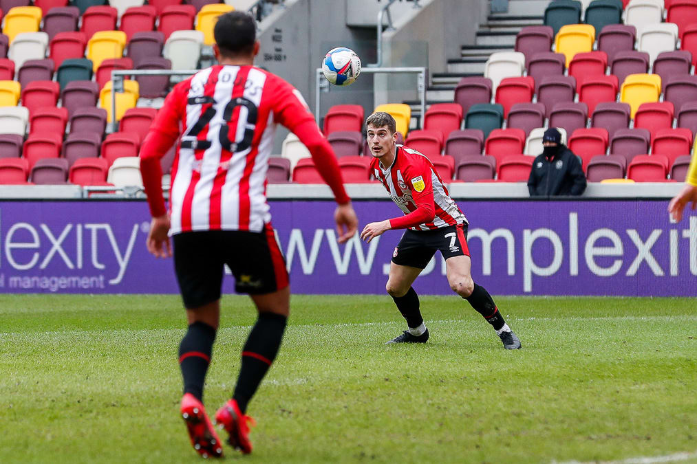 https://www.brentfordfc.com/siteassets/images/football/2020-21/collections/sergi-canos-200-games-extras/20210214-133053-0054.jpg