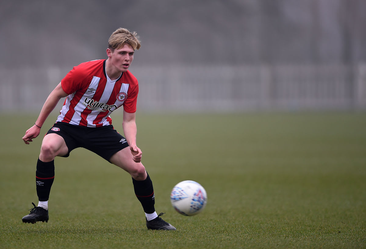 Watch: Brentford B train at Bisham Abbey