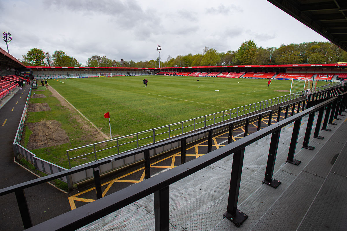 https://www.brentfordfc.com/siteassets/images/football/2020-21/b-team-games/20210504---salford/20210504-124546-66.jpg