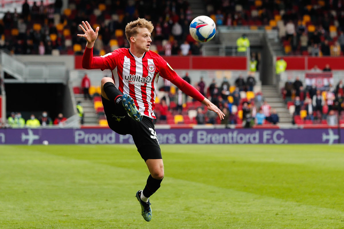 https://www.brentfordfc.com/siteassets/images/football/2020-21/first-team-games/20210522---bournemouth/20210522-130330-46-0100.jpg