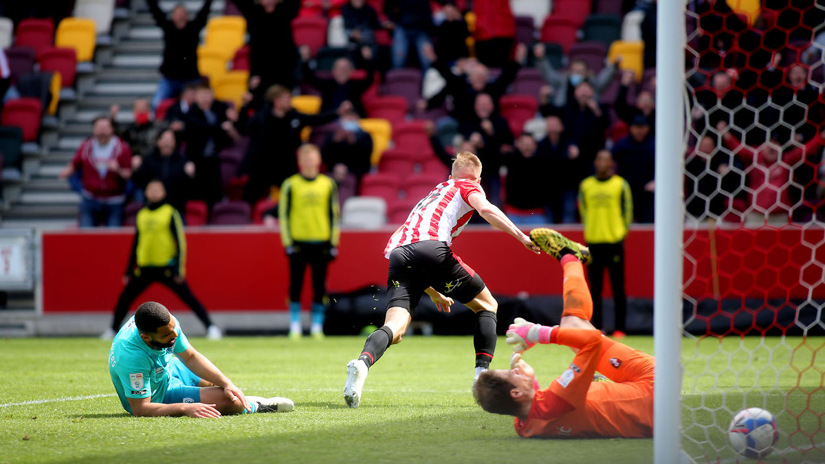 https://www.brentfordfc.com/siteassets/images/football/2020-21/first-team-games/20210522---bournemouth/20210522-131606-0100.jpg
