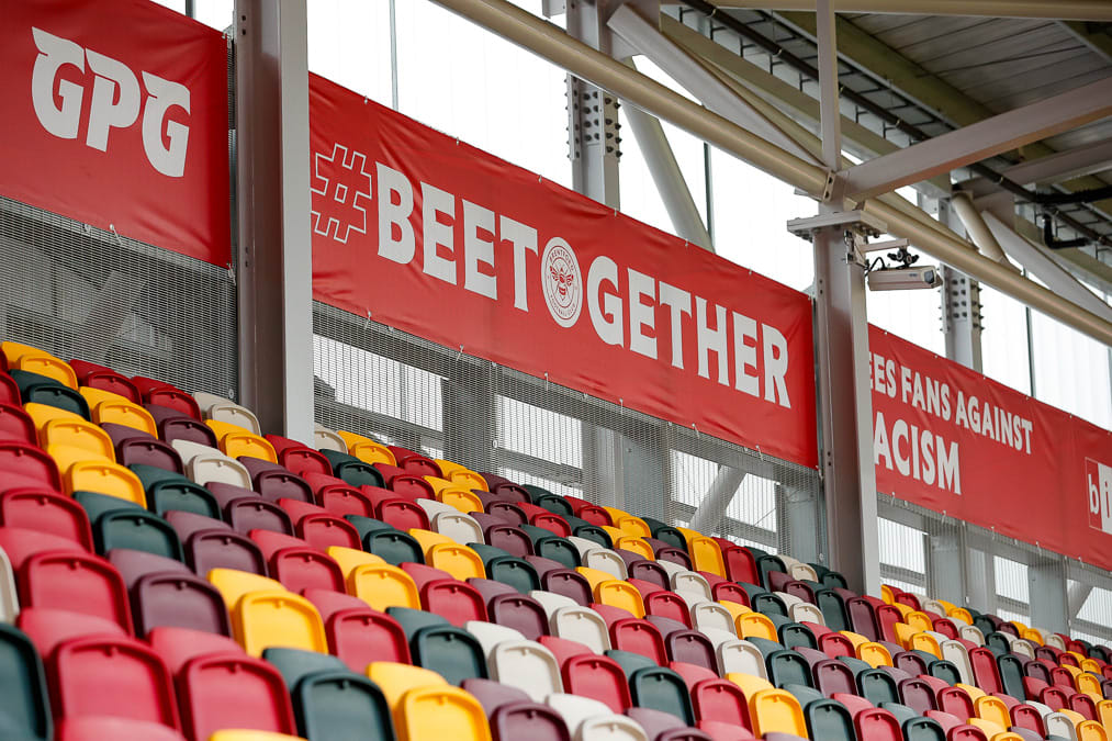 https://www.brentfordfc.com/siteassets/images/football/2021-22/non-match/20210813---arsenal-stadium/20210813-175135-1026.jpg