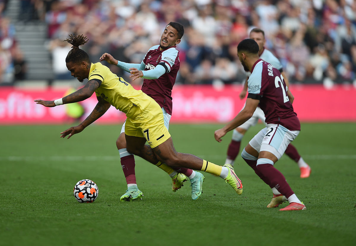 https://www.brentfordfc.com/siteassets/images/football/2021-22/first-team-games/20211003---west-ham/20211003-143139-56.jpg