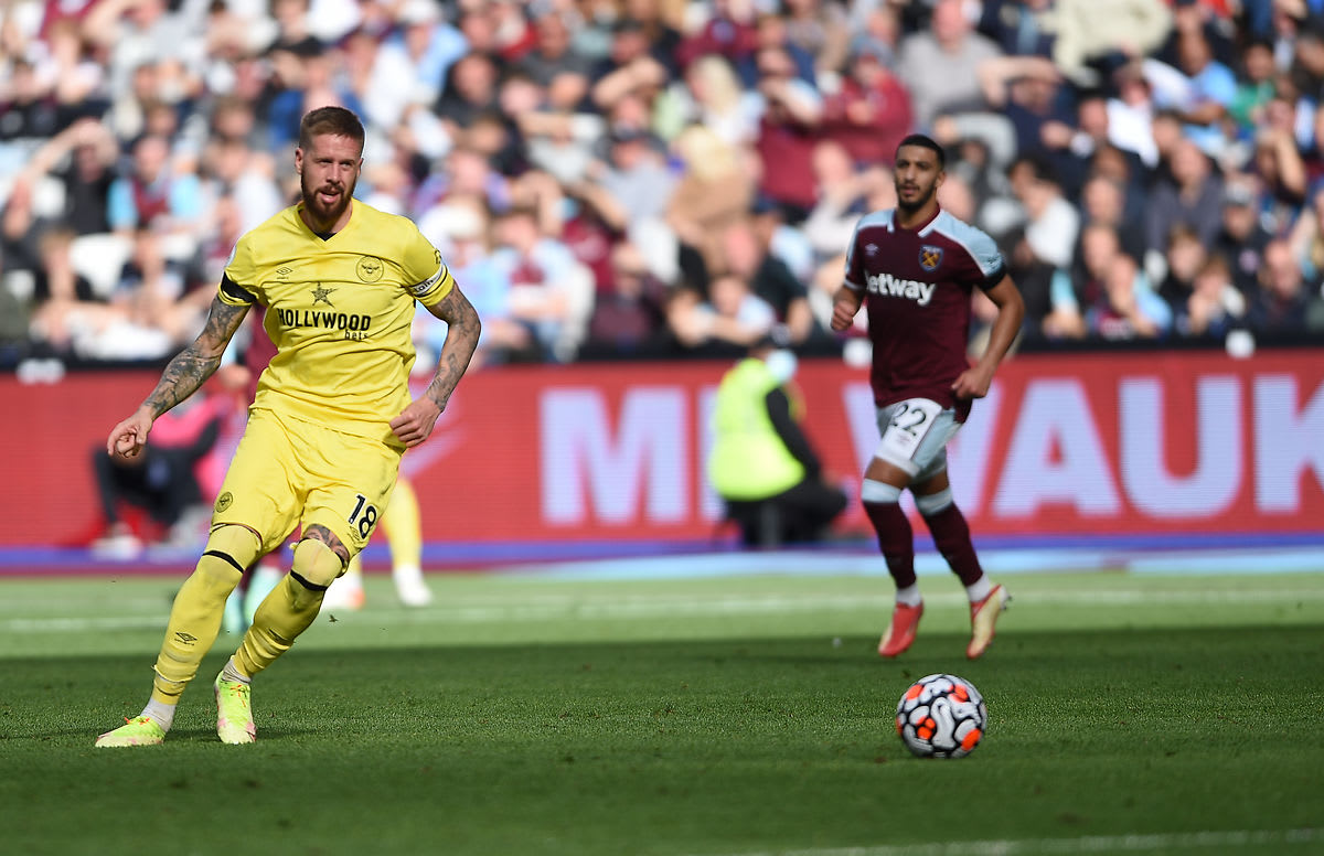 https://www.brentfordfc.com/siteassets/images/football/2021-22/first-team-games/20211003---west-ham/20211003-144302-74.jpg