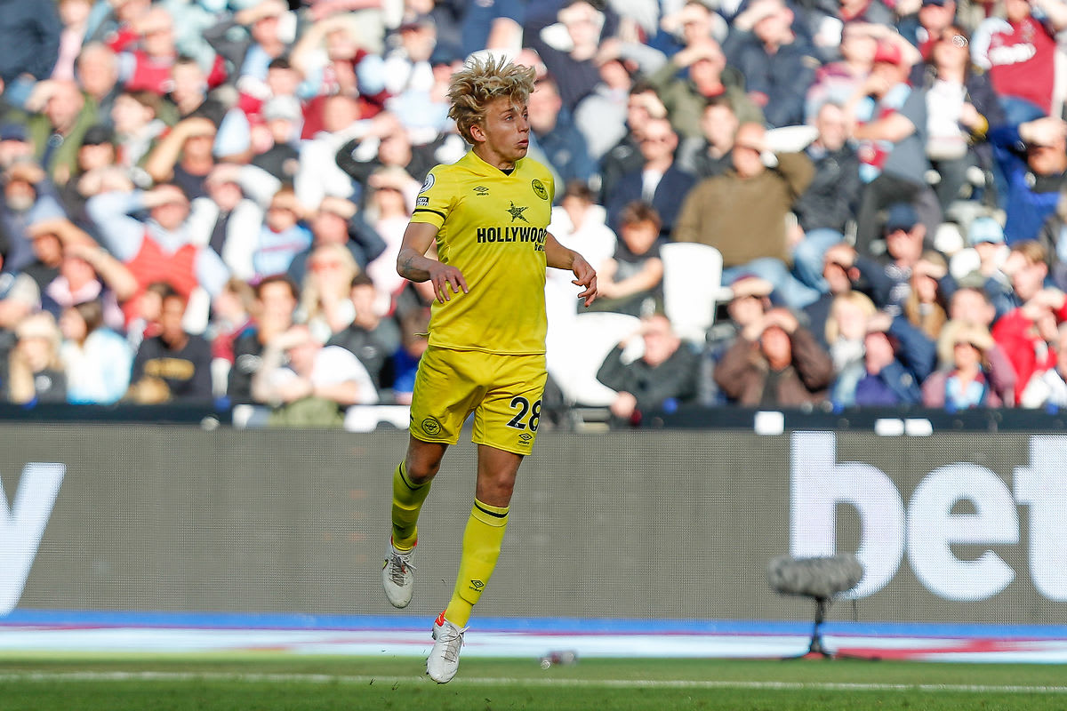 https://www.brentfordfc.com/siteassets/images/football/2021-22/first-team-games/20211003---west-ham/20211003-154315-98-0100.jpg