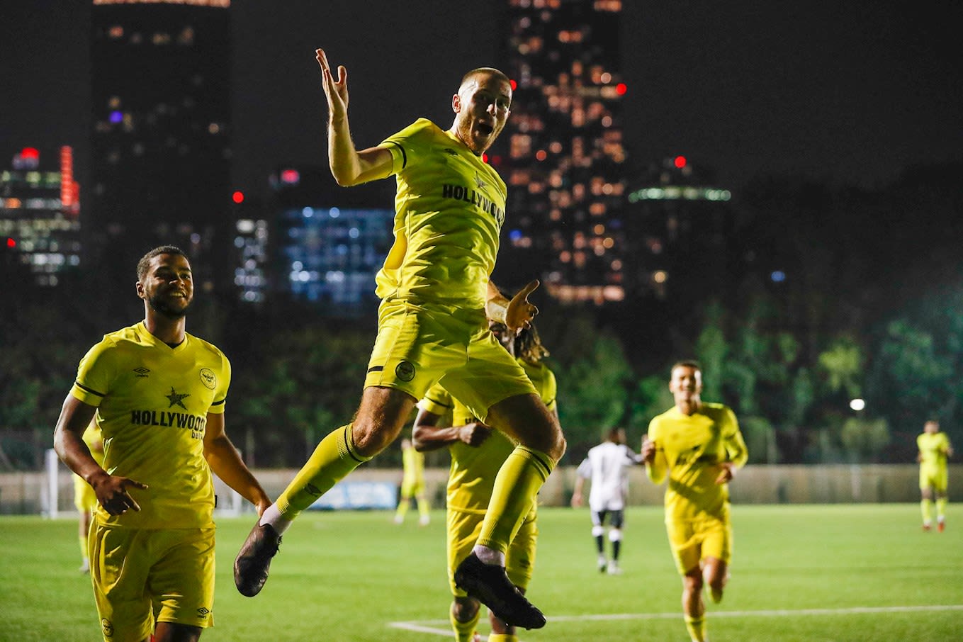 https://www.brentfordfc.com/siteassets/images/football/2021-22/b-team-games/20211018---fisher/20211019-200609-10212.jpg