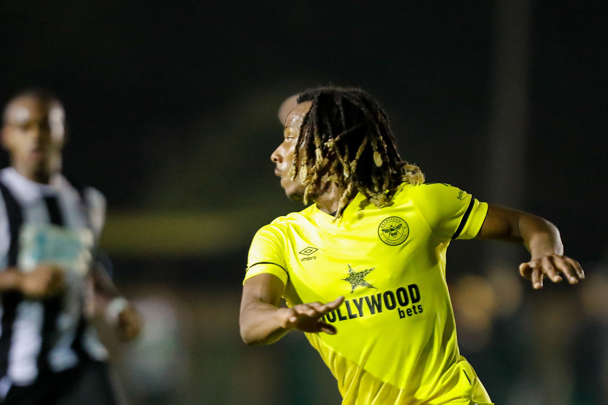 https://www.brentfordfc.com/siteassets/images/football/2021-22/b-team-games/20211018---fisher/20211019-203204-81-0100.jpg
