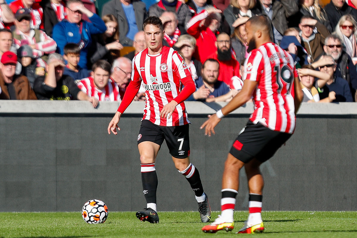 https://www.brentfordfc.com/siteassets/images/football/2021-22/first-team-games/20211024---leicester/20211024-142007-87-0100.jpg