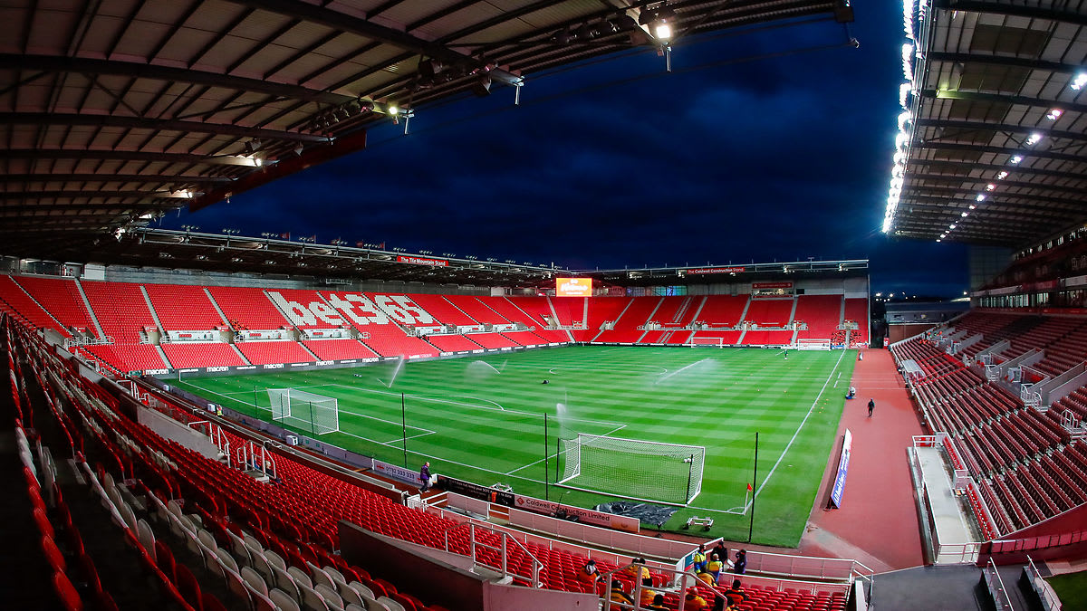 https://www.brentfordfc.com/siteassets/images/football/2021-22/first-team-games/20211027---stoke/20211027-180819-11-0100.jpg