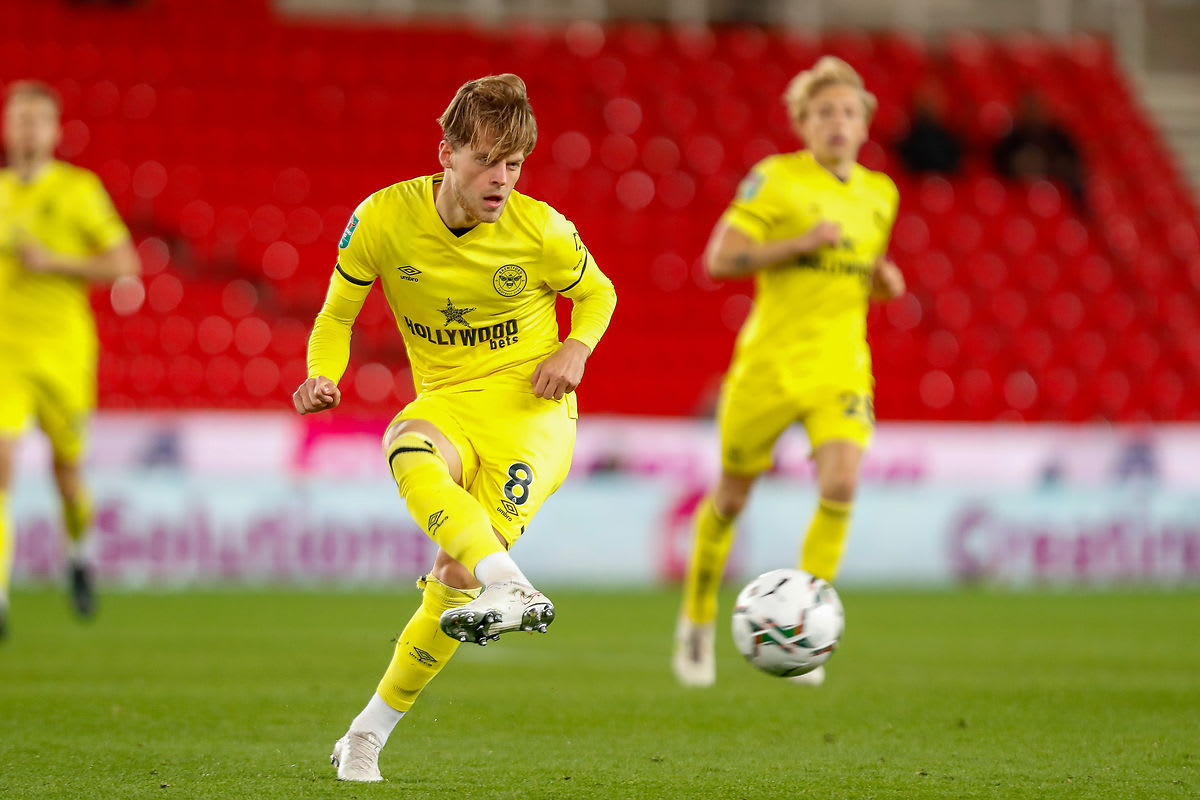 https://www.brentfordfc.com/siteassets/images/football/2021-22/first-team-games/20211027---stoke/20211027-194945-79-0100.jpg