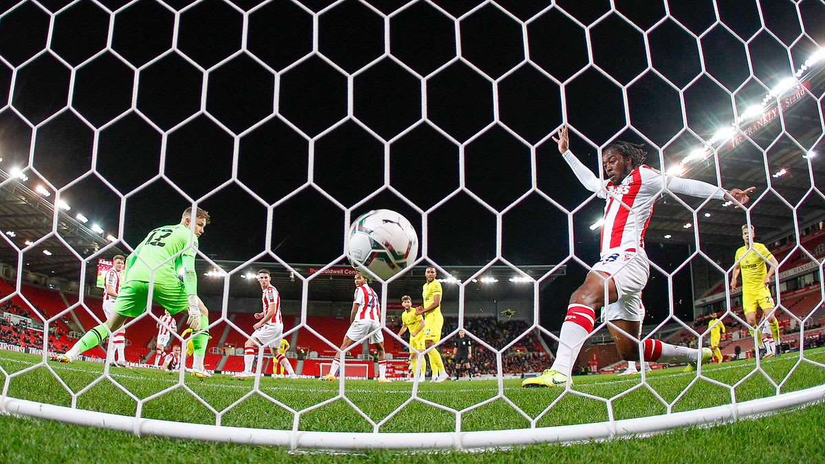 https://www.brentfordfc.com/siteassets/images/football/2021-22/first-team-games/20211027---stoke/20211027-200726-72.jpg