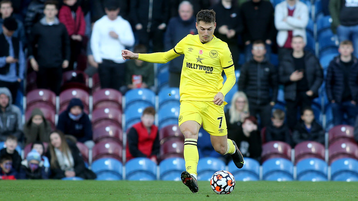 https://www.brentfordfc.com/siteassets/images/football/2021-22/first-team-games/20211030---burnley/20211030-161025-38.jpg