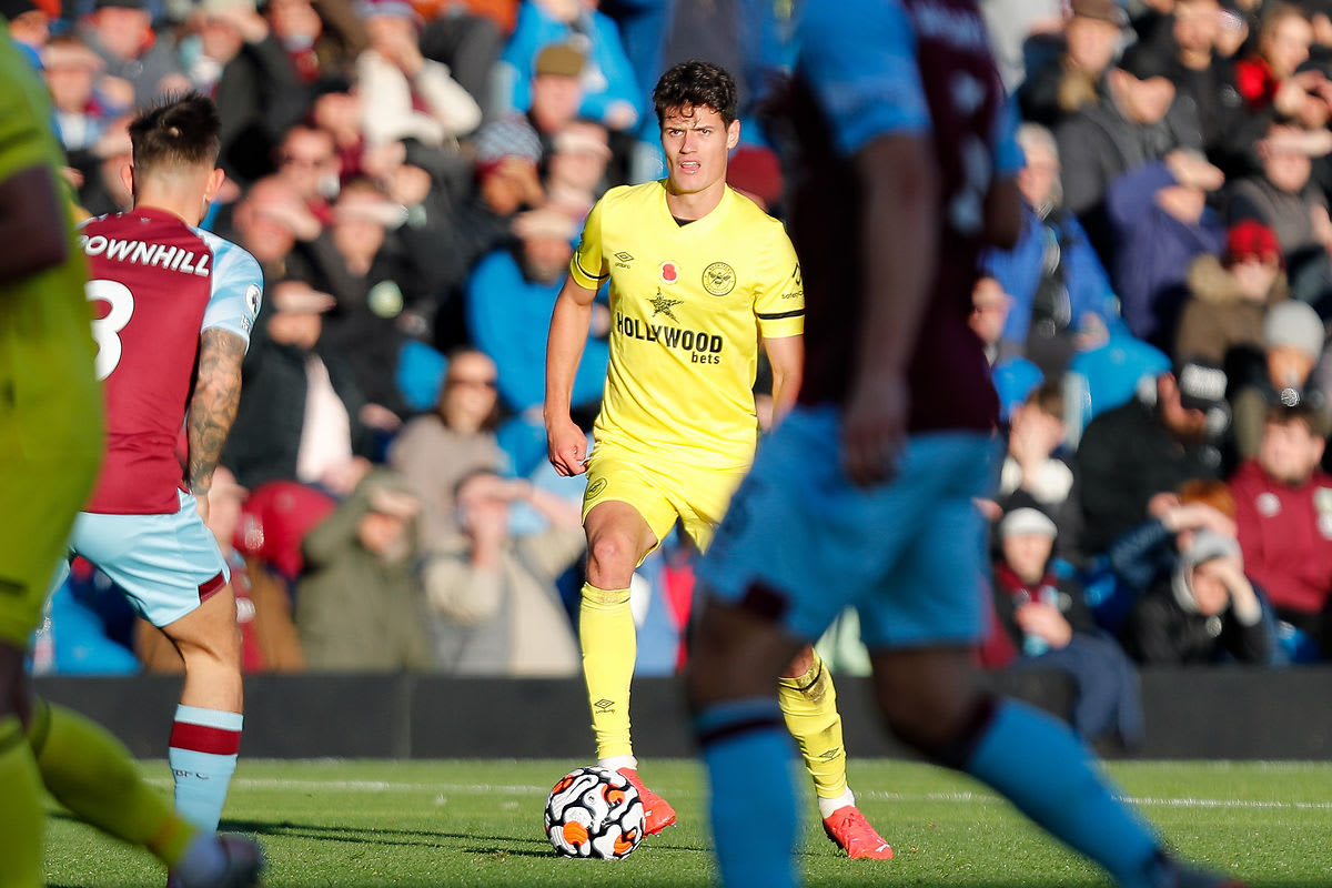 https://www.brentfordfc.com/siteassets/images/football/2021-22/first-team-games/20211030---burnley/20211030-161331-70-0100.jpg