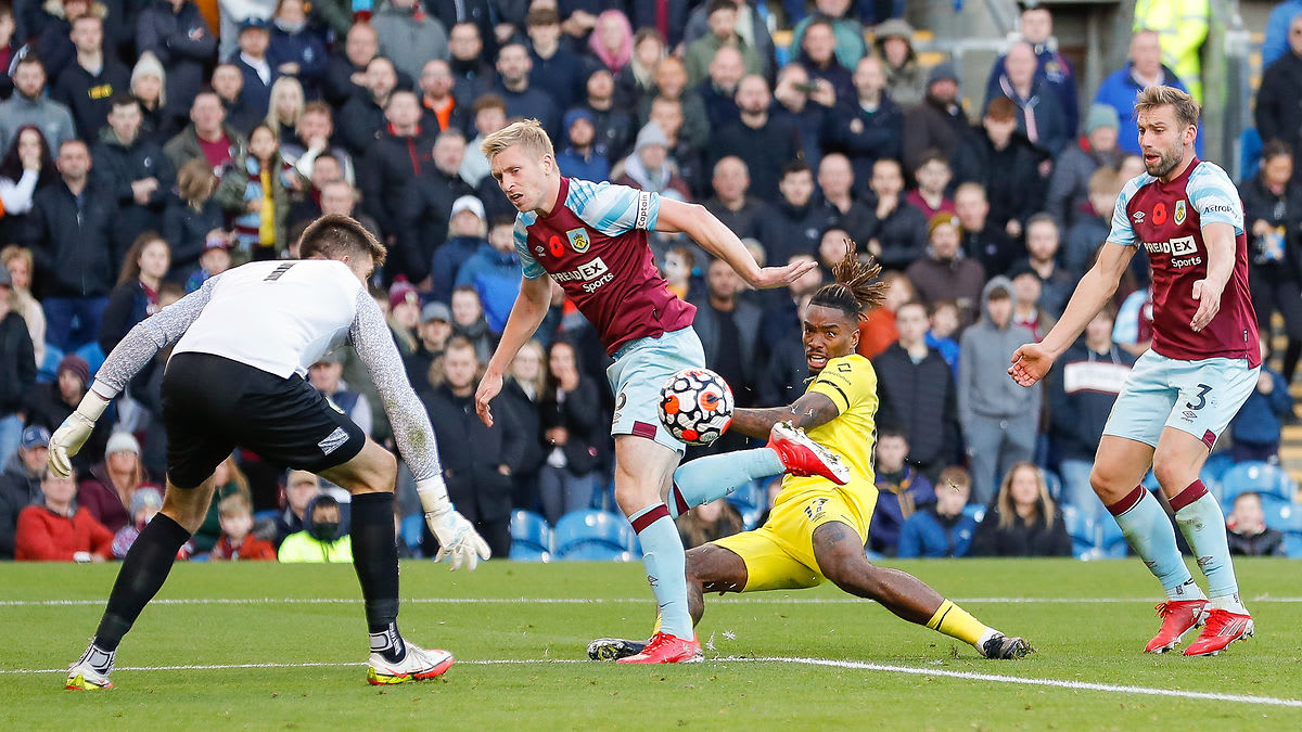 https://www.brentfordfc.com/siteassets/images/football/2021-22/first-team-games/20211030---burnley/20211030-161347-04-0100.jpg