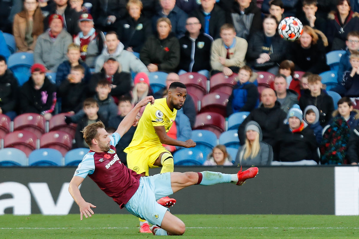https://www.brentfordfc.com/siteassets/images/football/2021-22/first-team-games/20211030---burnley/20211030-163134-40-0100.jpg