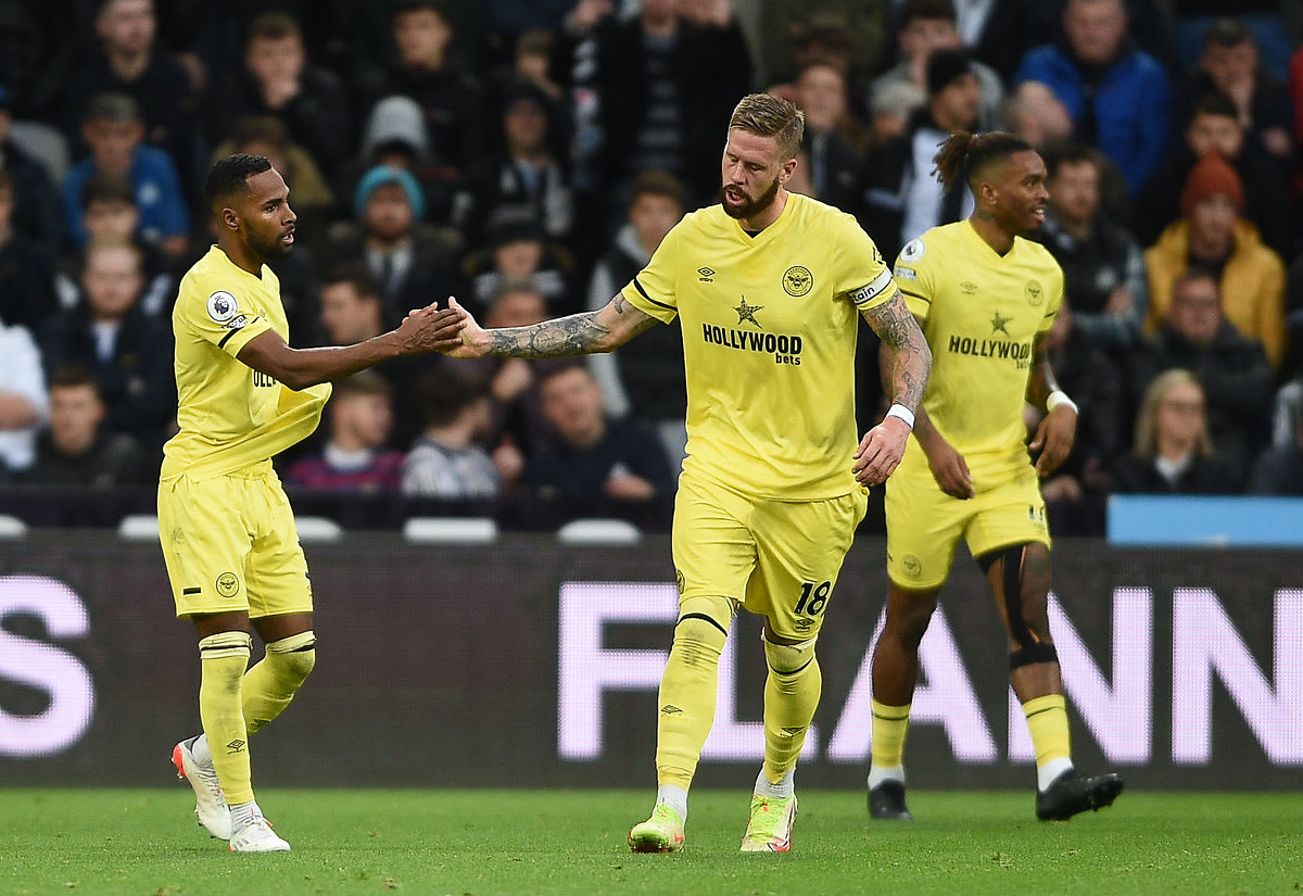 https://www.brentfordfc.com/siteassets/images/football/2021-22/first-team-games/20211120---newcastle/20211120-163113-70.jpg