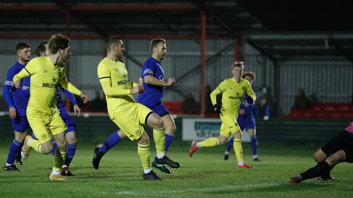https://www.brentfordfc.com/siteassets/images/football/2021-22/b-team-games/20211123---broadfields/20211123-195548-43.jpg