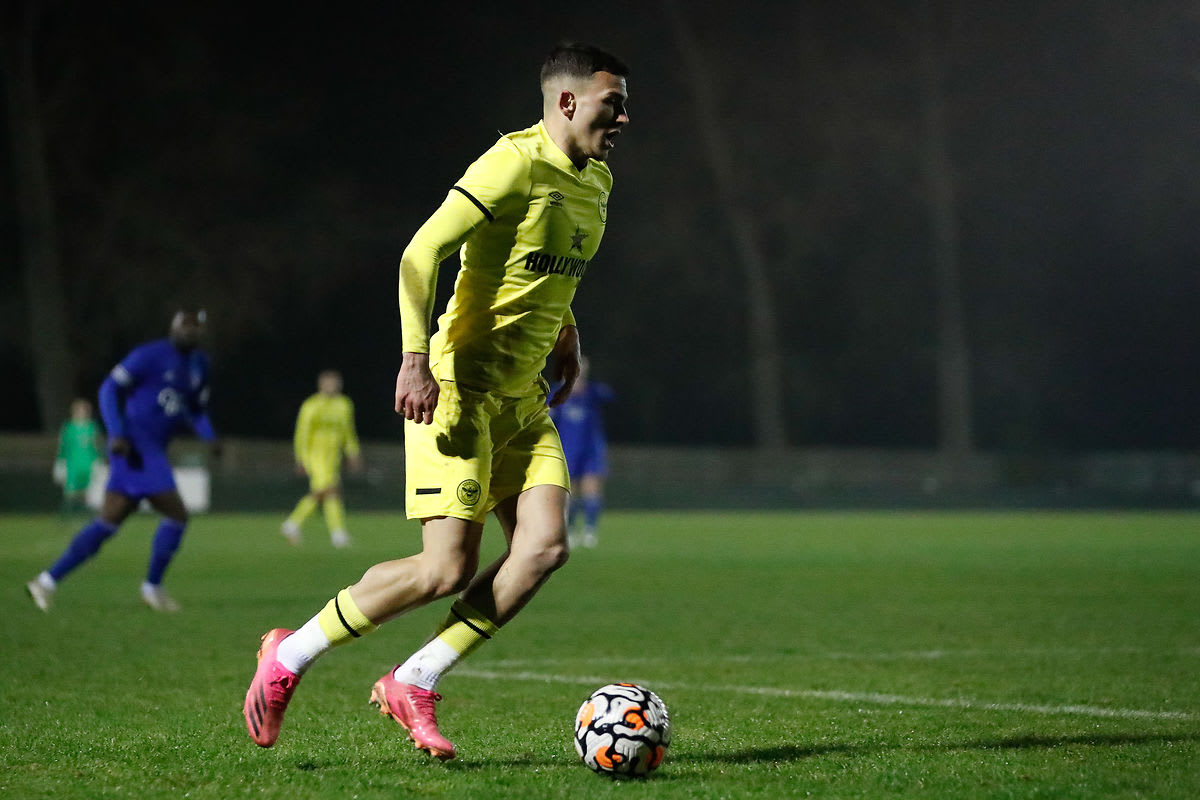 https://www.brentfordfc.com/siteassets/images/football/2021-22/b-team-games/20211123---broadfields/20211123-195840-28.jpg