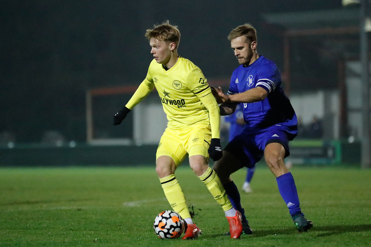 https://www.brentfordfc.com/siteassets/images/football/2021-22/b-team-games/20211123---broadfields/20211123-200245-93.jpg