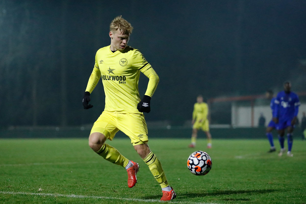 https://www.brentfordfc.com/siteassets/images/football/2021-22/b-team-games/20211123---broadfields/20211123-201805-50.jpg