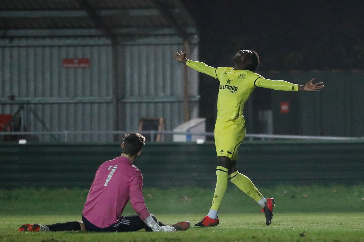 https://www.brentfordfc.com/siteassets/images/football/2021-22/b-team-games/20211123---broadfields/20211123-202438-32.jpg