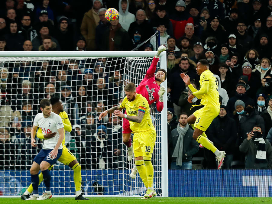 https://www.brentfordfc.com/siteassets/images/football/2021-22/collections/december-potm/20211202-201449-0127.jpg