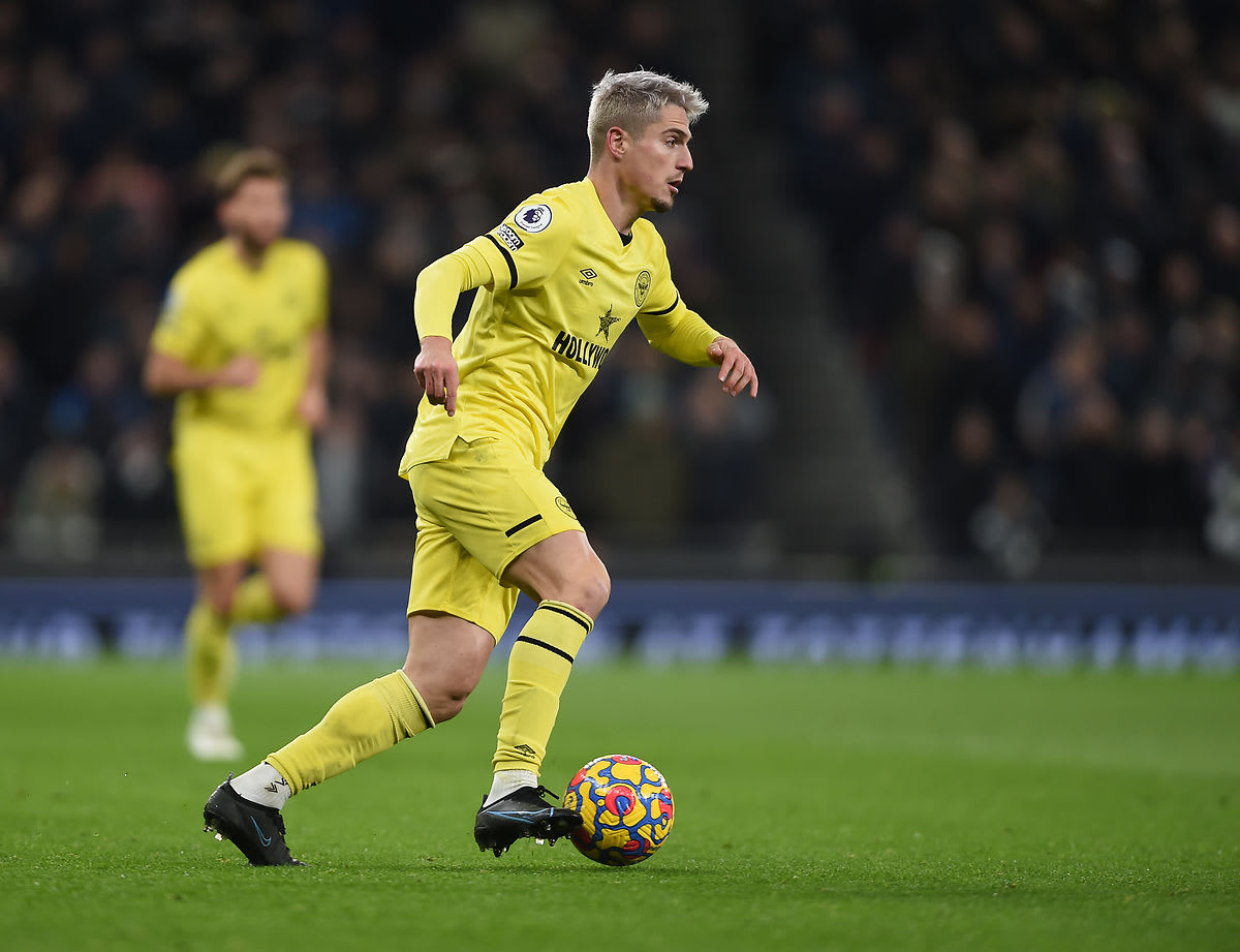 https://www.brentfordfc.com/siteassets/images/football/2021-22/first-team-games/20211202---tottenham/20211202-205014-40.jpg