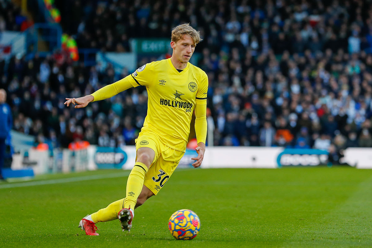 https://www.brentfordfc.com/siteassets/images/football/2021-22/first-team-games/20211205---leeds/20211205-141852-37.jpg