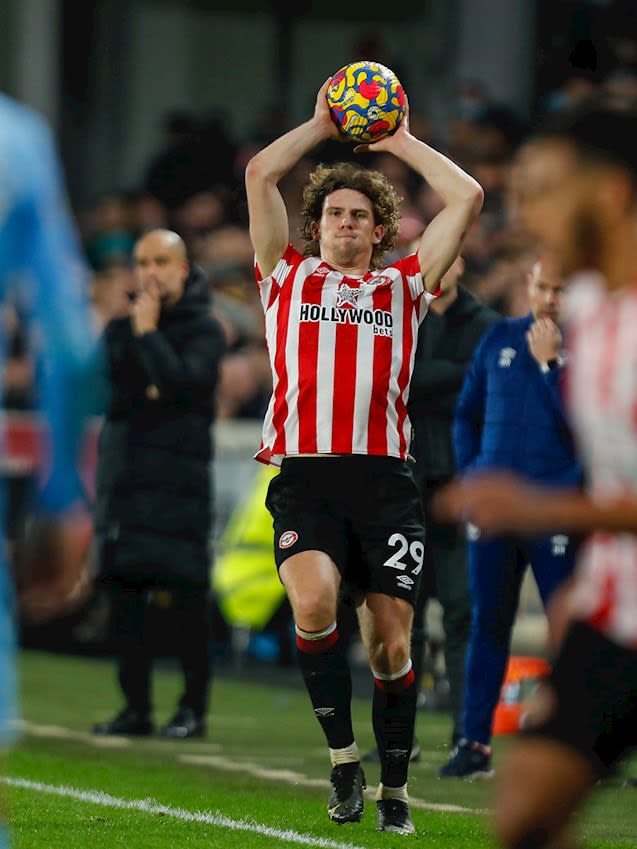 https://www.brentfordfc.com/siteassets/images/football/2021-22/first-team-games/20211229---man-city/20211229-212904-72.jpg