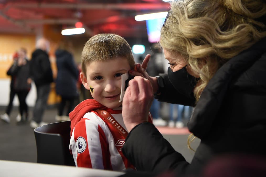 https://www.brentfordfc.com/siteassets/images/football/2021-22/non-match/20220102---villa-fans/20220102-130748-1030.jpg